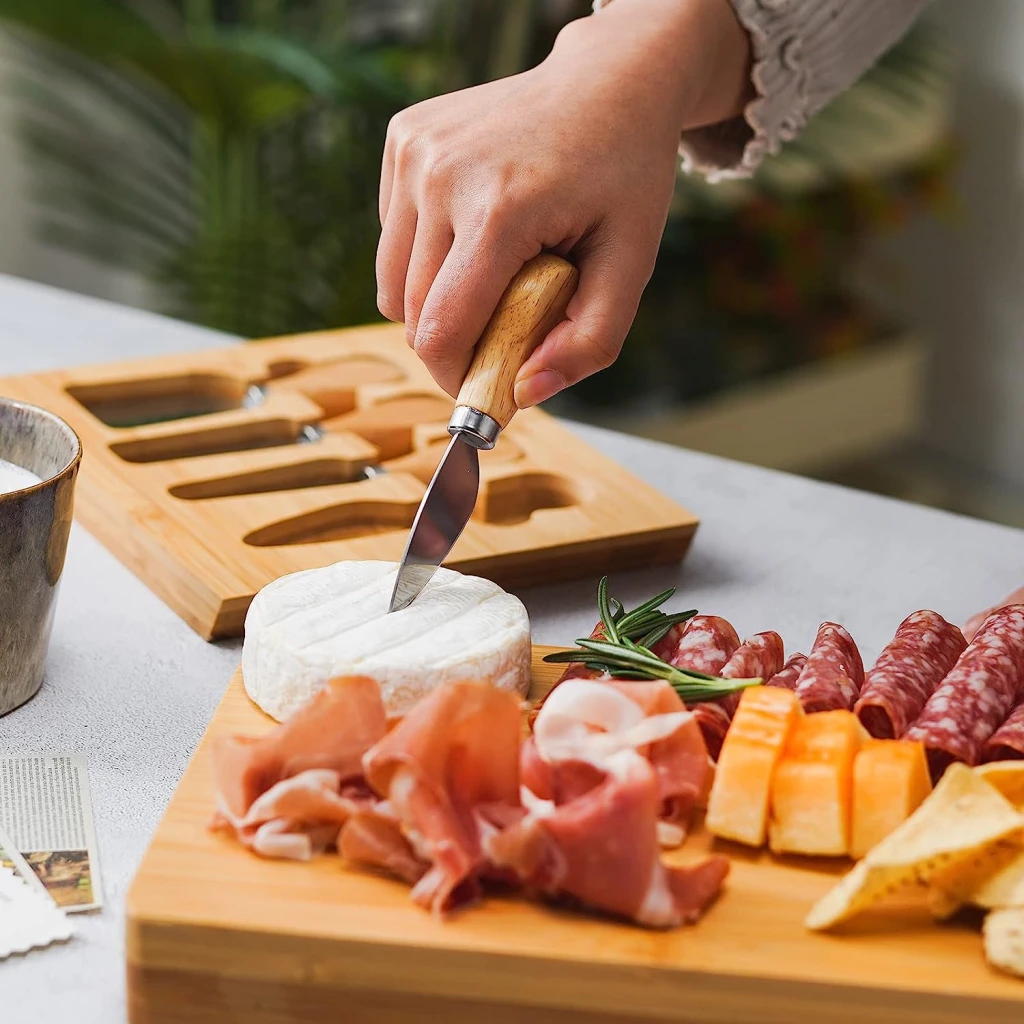 Cheese board and knife set