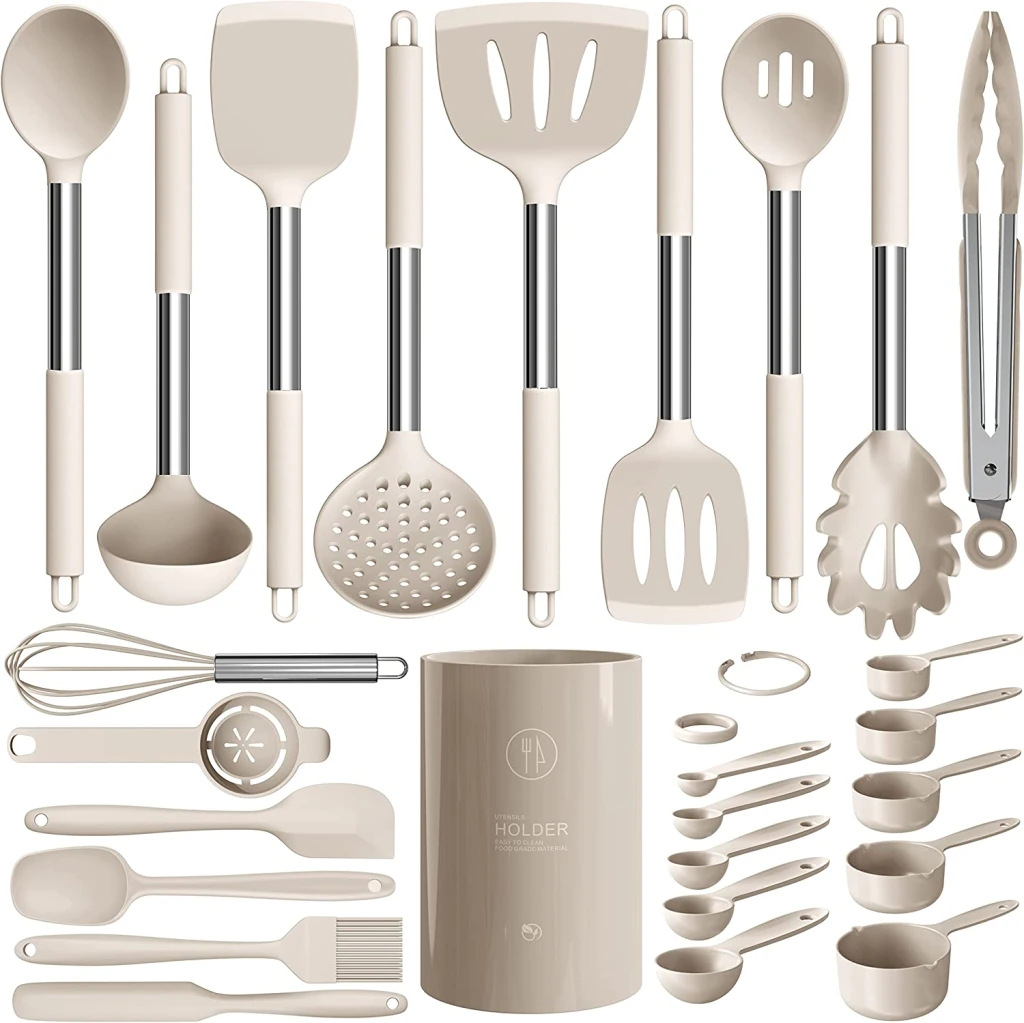 Kitchen utensil set