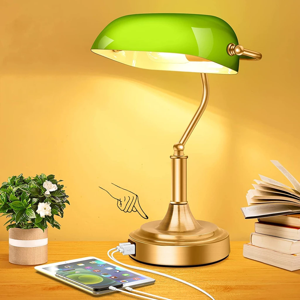 Desk lamp