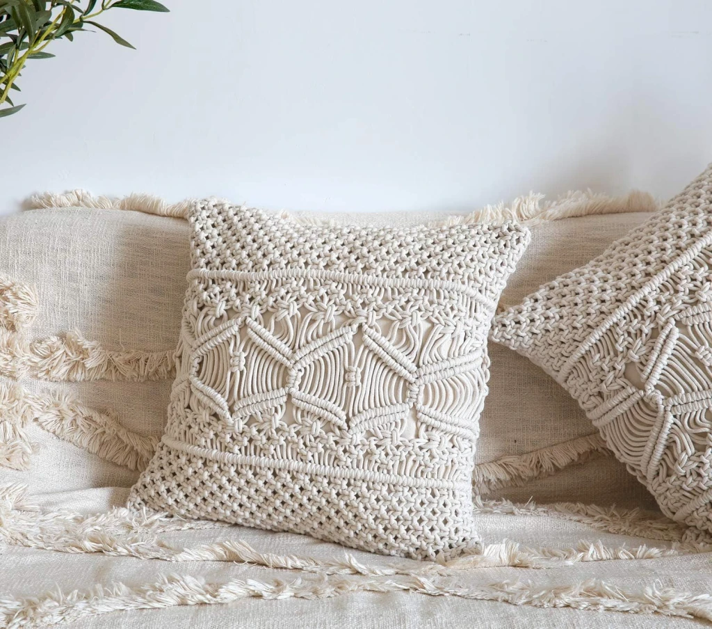 Decorative throw pillow